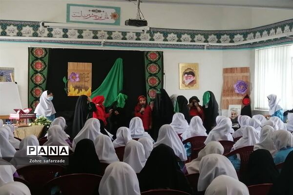 مراسم آیین گرامیداشت سالروز ورود رهبر معظم انقلاب در دبستان شاهد ابرکوه