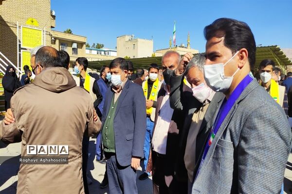 مراسم تشییع پیکر مطهر شهید گمنام در اداره آموزش و پرورش  ناحیه 4 شیراز