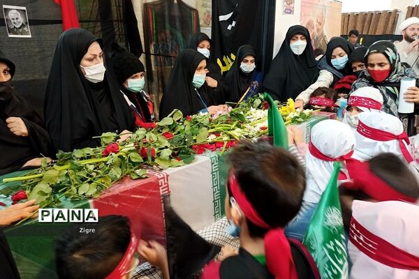 نسل سلیمانی‌ها به استقبال شهید گمنام در رودهن