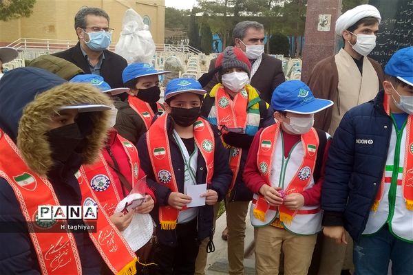 مراسم بزرگداشت دهه بصیرت در گلستان شهدای اصفهان