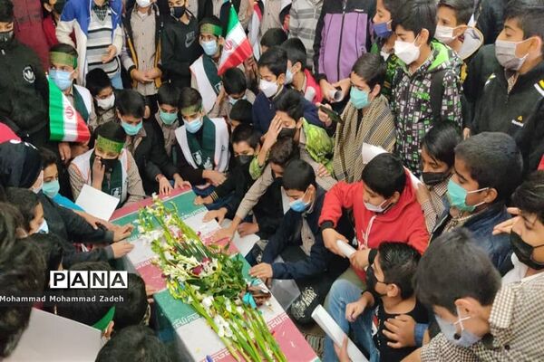 دومین روز از میهمانی شهدای گمنام در مدارس زاهدان