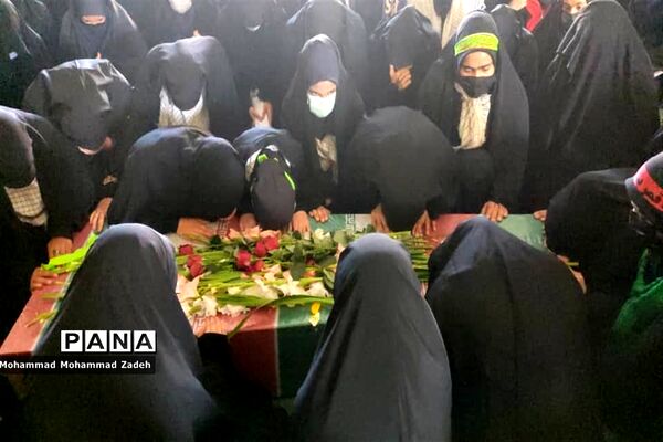 دومین روز از میهمانی شهدای گمنام در مدارس زاهدان