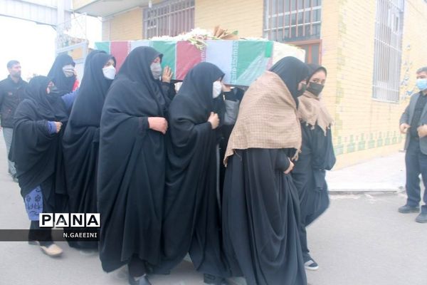 استقبال از شهید گمنام در مدرسه شهیده قضایی قم