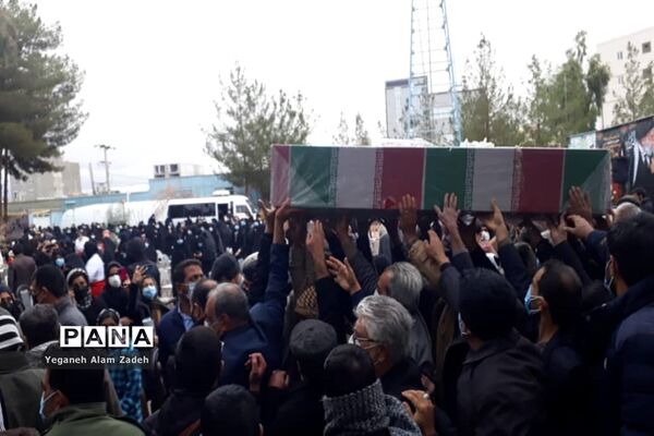 مراسم تشییع و خاکسپاری شهید گمنام در اردوگاه فاطمه الزهرا (س) زاهدان ۱