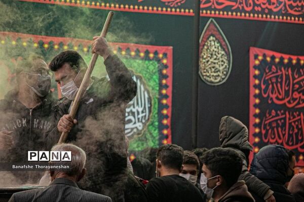 مراسم پخت و توزیع شله زرد به مناسبت سالگرد شهادت ام ابیها حضرت زهرا (س) در شیراز