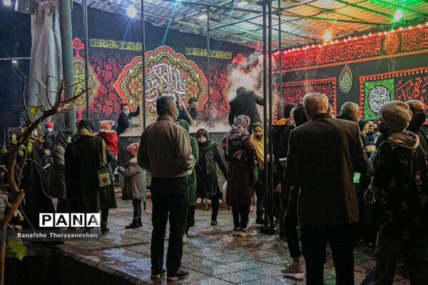 مراسم پخت و توزیع شله زرد به مناسبت سالگرد شهادت ام ابیها حضرت زهرا (س) در شیراز