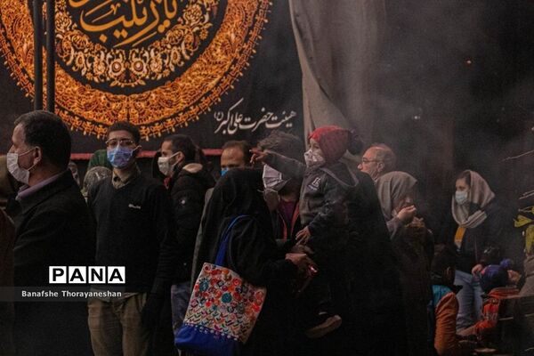 مراسم پخت و توزیع شله زرد به مناسبت سالگرد شهادت ام ابیها حضرت زهرا (س) در شیراز