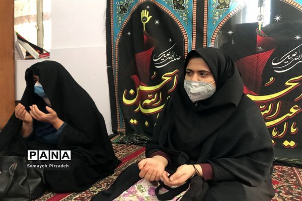 برپایی مراسم روضه خوانی و قرائت زیارت عاشورا در دبیرستان دخترانه وحدت اهواز