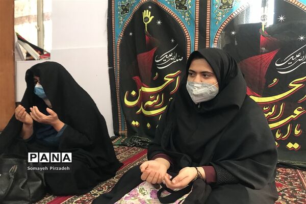 برپایی مراسم روضه خوانی و قرائت زیارت عاشورا در دبیرستان دخترانه وحدت اهواز
