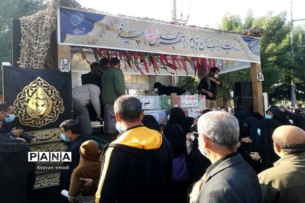 پیکر۴ شهید گمنام بر روی دستان مردم شهیدپرور بوشهر