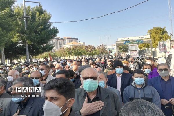 پیکر۴ شهید گمنام بر روی دستان مردم شهیدپرور بوشهر