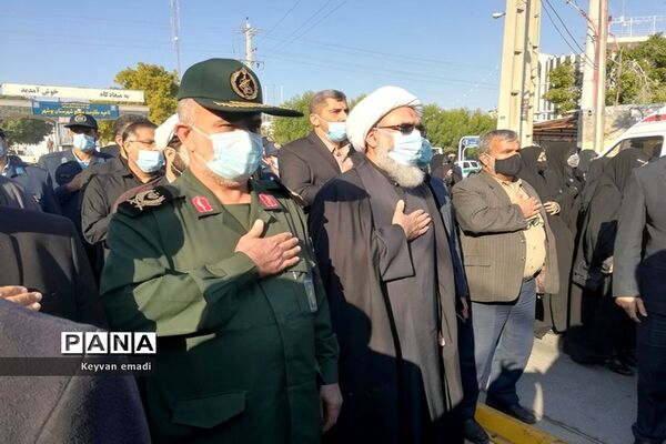 پیکر۴ شهید گمنام بر روی دستان مردم شهیدپرور بوشهر