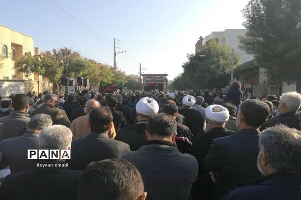 پیکر۴ شهید گمنام بر روی دستان مردم شهیدپرور بوشهر