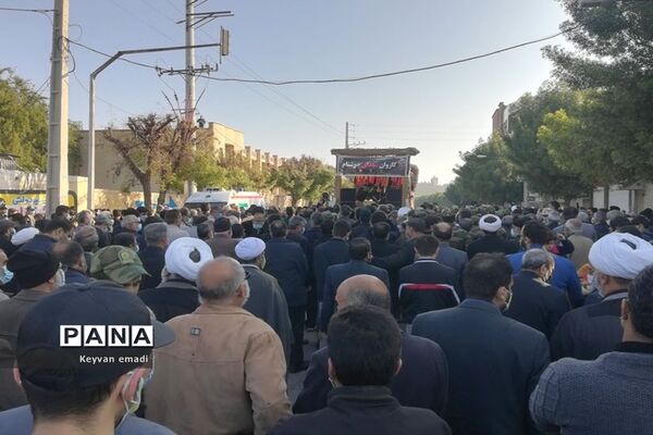 پیکر۴ شهید گمنام بر روی دستان مردم شهیدپرور بوشهر