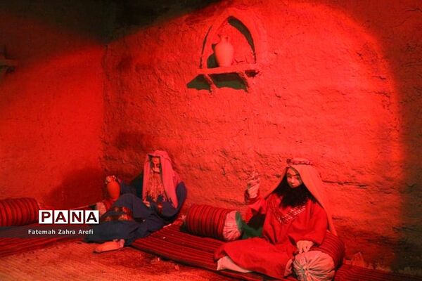 برپایی نمایشگاه  «یاس کبود« در زابل