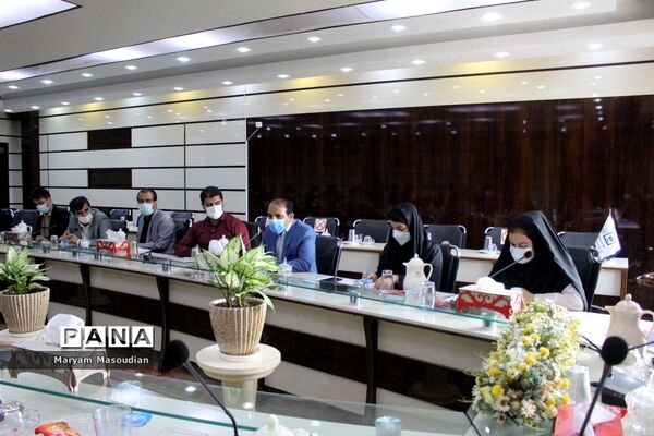 نشست کارشناسان مدارس و مراکز غیردولتی و شوراهای آموزش و پرورش استان بوشهر