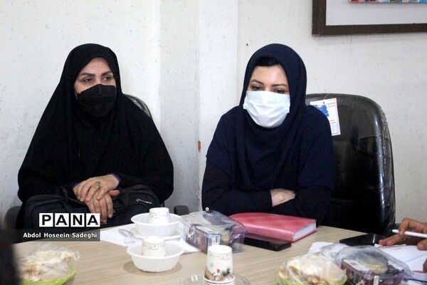 جلسه گروه مدیران هنرستان‌های فنی و حرفه‌ای و کار دانش استان بوشهر