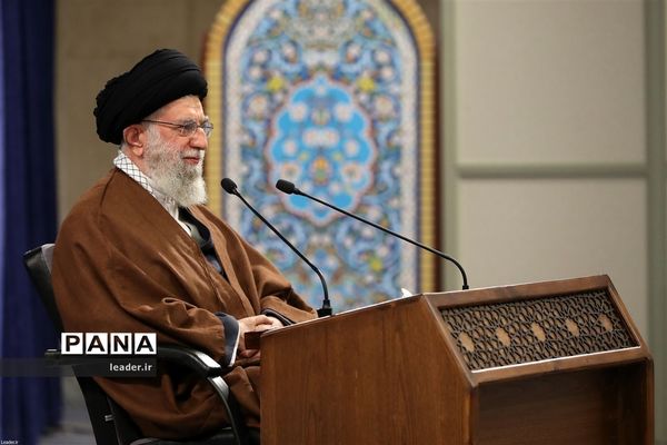 دیدار رهبر معظم انقلاب اسلامی با مردم قم