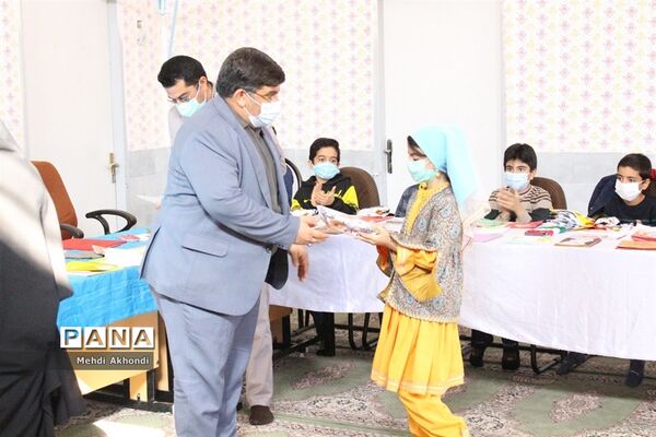 آیین تجلیل از برگزیدگان جشنواره کتاب من