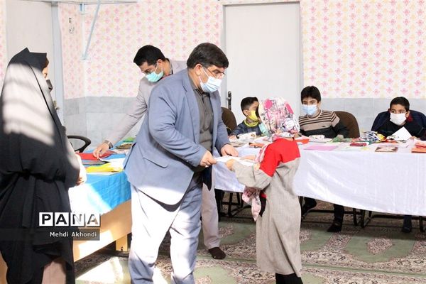 آیین تجلیل از برگزیدگان جشنواره کتاب من