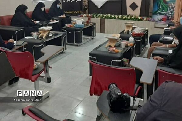 جلسه هم‌اندیشی  اتحادیه انجمن‌های اسلامی با معاونان و مربیان پرورشی در آموزش و پرورش رودهن