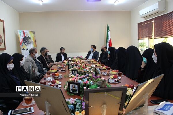 تجلیل از خانواده شهدای مدافع حرم در اسلامشهر