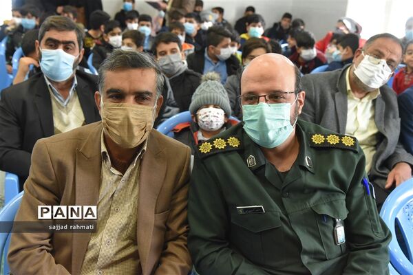برگزاری یادواره لاله‌های روشن شهدای دبستان پسرانه شهید شیدانشید شهرستان شهرضا