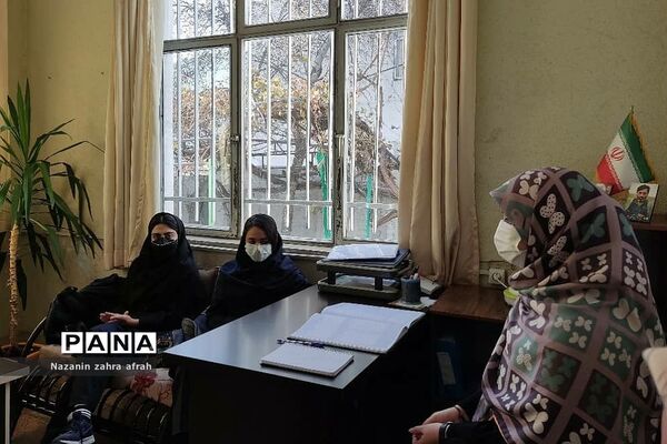 برگزاری جلسات شورای دانش‌آموزی در آموزش و پرورش رودهن