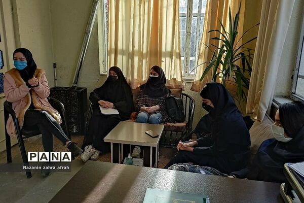 برگزاری جلسات شورای دانش‌آموزی در آموزش و پرورش رودهن