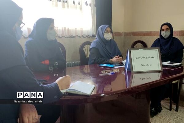 برگزاری جلسات شورای دانش‌آموزی در آموزش و پرورش رودهن