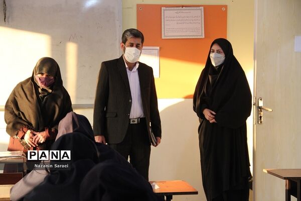 بازدید سرپرست مدیریت آموزش و پرورش اسلامشهر از روندبرگزاری امتحانات حضوری