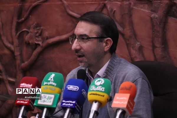 نشست خبری روح الله رشیدی با رسانه‌های تبریز