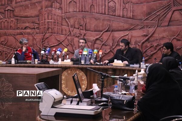 نشست خبری روح الله رشیدی با رسانه‌های تبریز