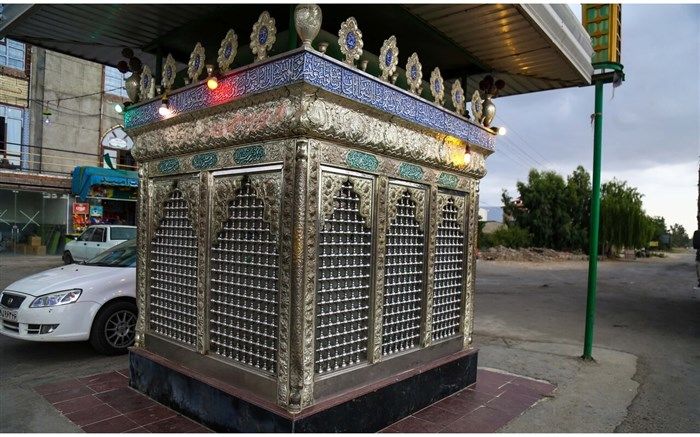 توزیع بسته‌های کمک معیشتی در میان خانواده‌های کم برخوردار گلوگاه