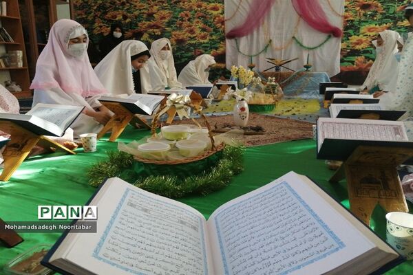 نمایشگاه « از مدرسه تا بقیع» در منطقه ۱۵