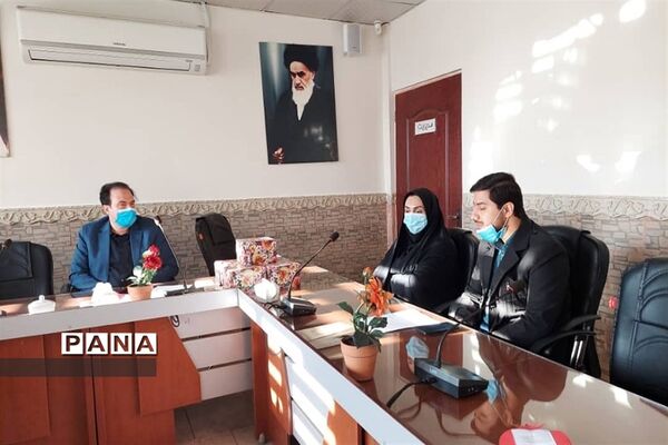 تقدیر از برگزیدگان مسابقه عکاسی جشنواره عذا در شهرستان قرچک