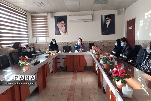تقدیر از برگزیدگان مسابقه عکاسی جشنواره عذا در شهرستان قرچک