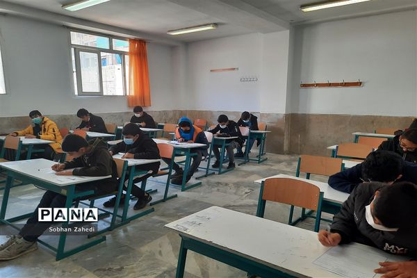 امتحانات حضوری  زیر سایه سنگین  کرونا در رودهن