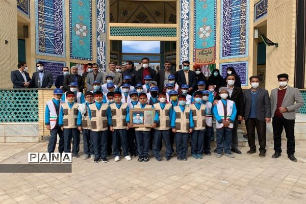 مراسم یادواره شهدا و طرح لاله‌های روشن دبستان شاهد ابرکوه