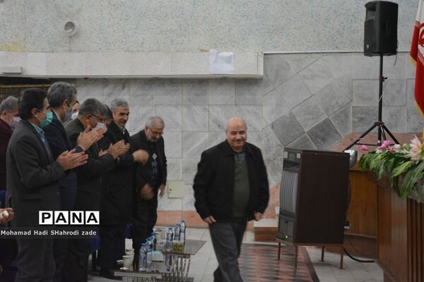 مراسم تجلیل از هنرمند پیشکسوت علیرضا قزی در ناحیه یک آموزش و پرورش خراسان رضوی