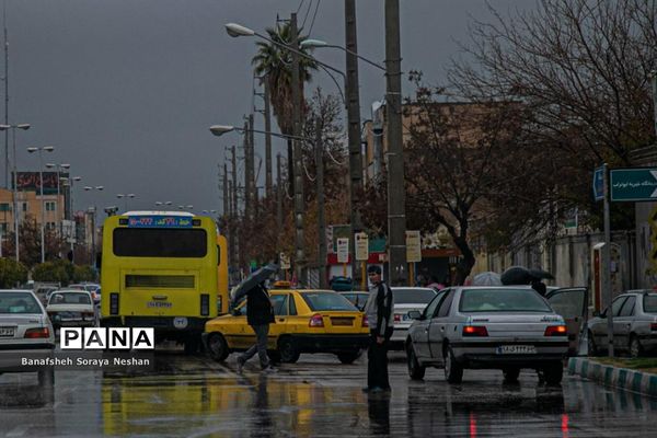 شیراز در یک روز بارانی