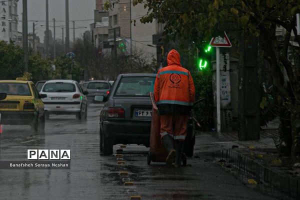 شیراز در یک روز بارانی