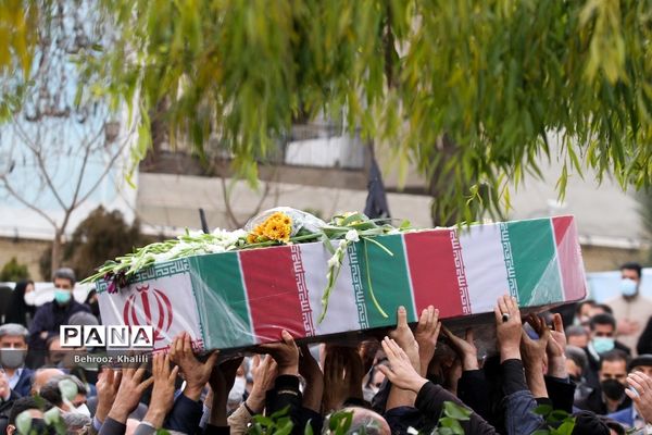 تشییع و تدفین پیکر دو شهید گمنام در محوطه وزارت کشور
