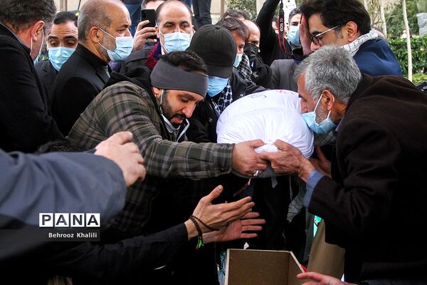 تشییع و تدفین پیکر دو شهید گمنام در محوطه وزارت کشور