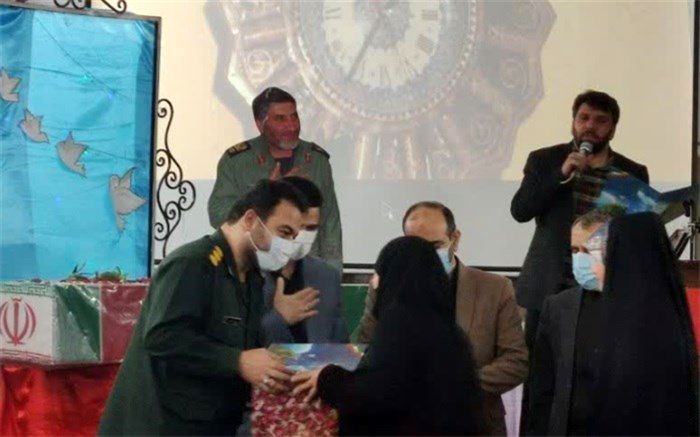 زنده نگه‌داشتن راه شهدا، ترویج فرهنگ صبر و ایثار است