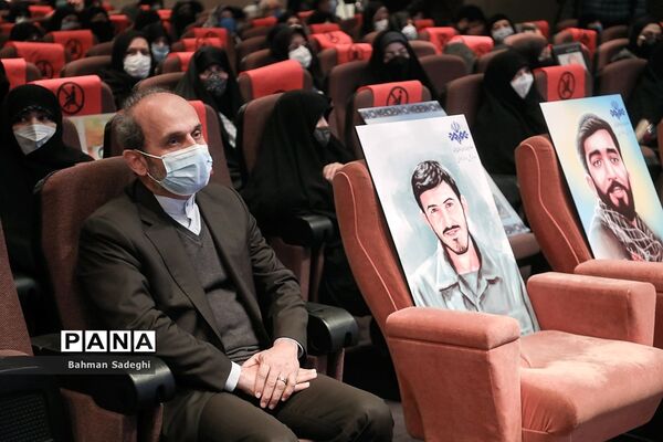 آیین تجلیل از مادران و همسران شهید