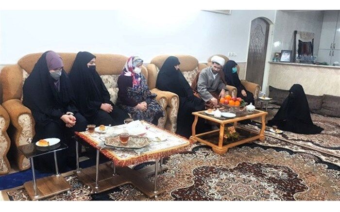دیدار دانش‌آموزان آموزشگاه آیت‌الله سعیدی با همسر شهید «سلمان عسگری»