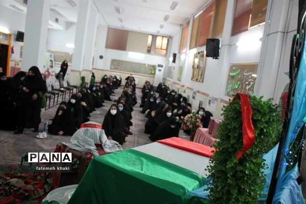 مراسم تکریم از مادران شهدا و وداع با پیکر شهید گمنام