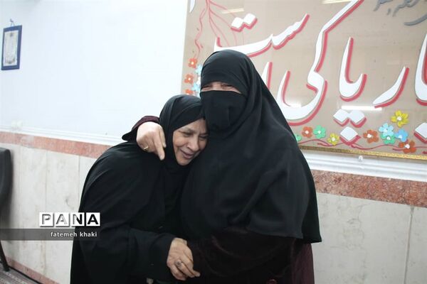 مراسم تکریم از مادران شهدا و وداع با پیکر شهید گمنام