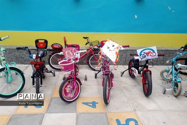 سفیران سلامت دبستان محراب منطقه ۱۴ در آستانه روز هوای پاک